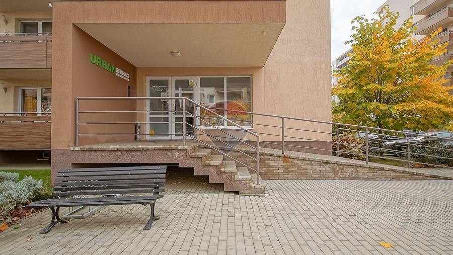 Apartament cu 2 camere decomandat, mobilat în Tractorul