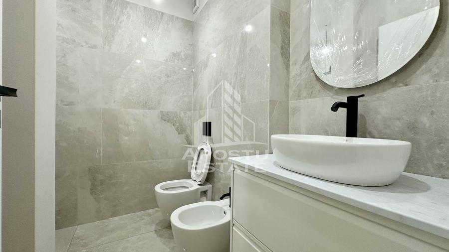 Apartament cu 3 camere semidecomandat în Complex Studențesc
