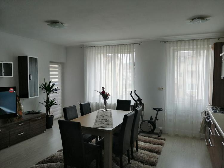 Apartament cu 2 camere decomandat în Florești