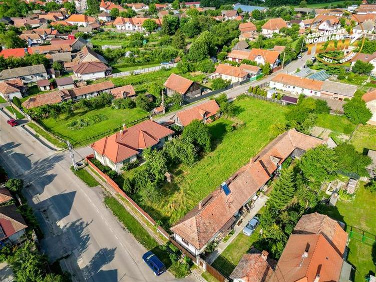 Casă individuală cu 6 camere cu Teren 1911 Mp în Ilieni