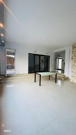 Casă cu 4 camere cu Teren 500 Mp în Central