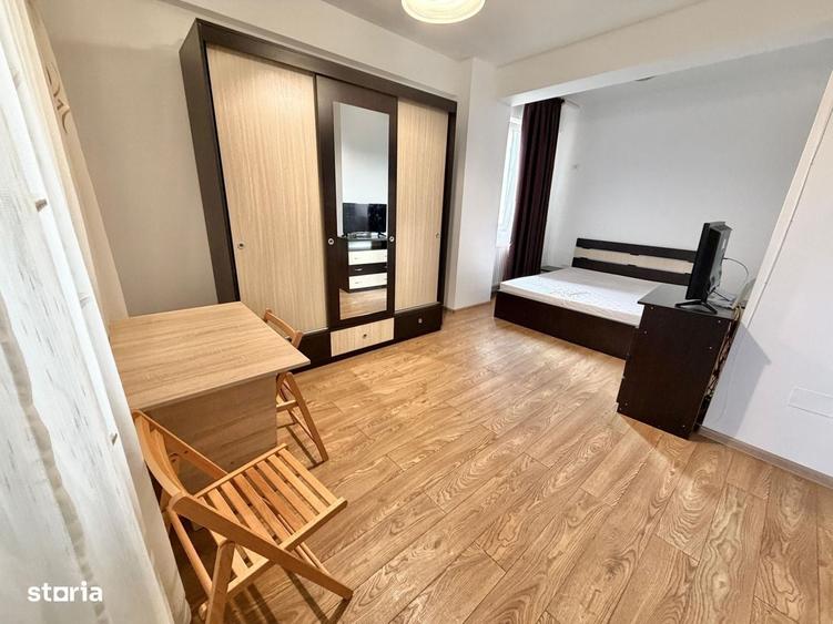 Garsonieră în Roșu