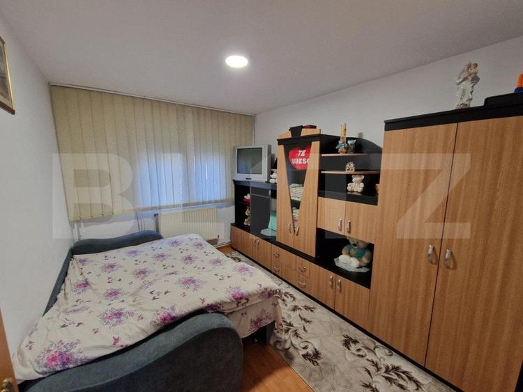 Apartament cu 3 camere decomandat, mobilat în Ampoi 2