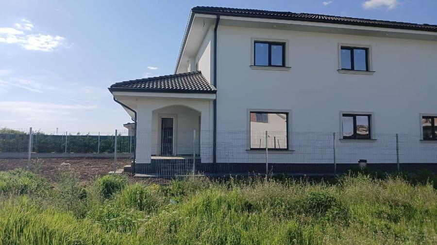 Duplex cu 4 camere cu Teren 304 Mp în Dumbrăvița