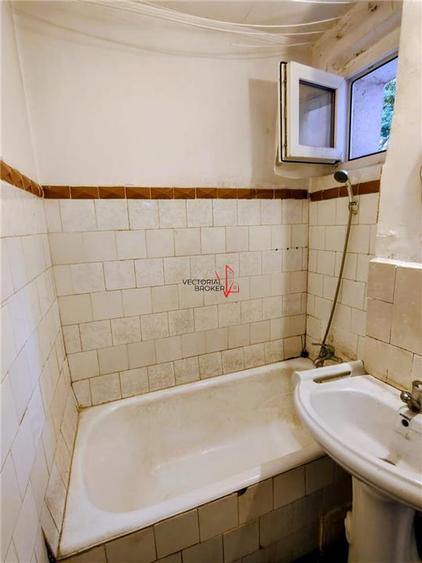 Apartament cu 4 camere decomandat în Titan