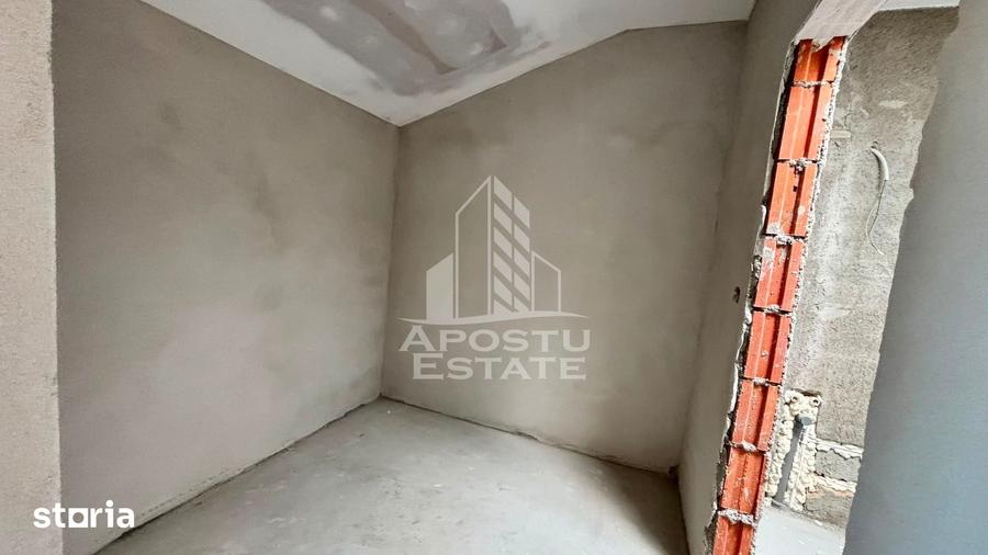 Casă cu 4 camere cu Teren 333 Mp în Lipovei