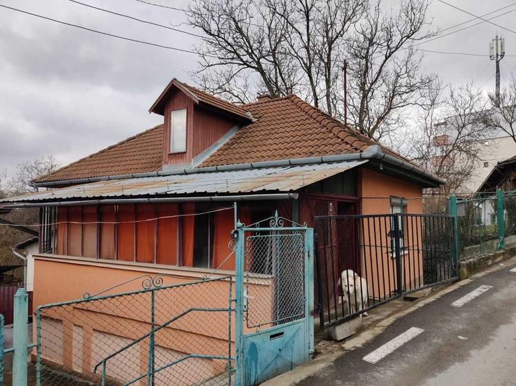 Casă cu 2 camere în Sângeorgiu de Mureș