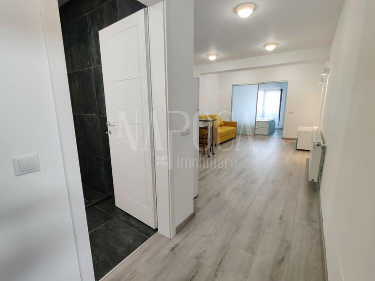 Apartament cu 8 camere decomandat în Gruia