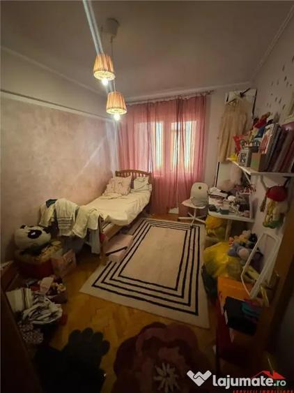 Apartament cu 4 camere decomandat în Ultracentral