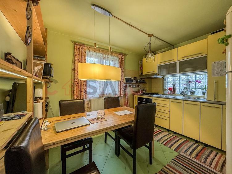 Apartament cu 2 camere decomandat, mobilat în Bulgaria