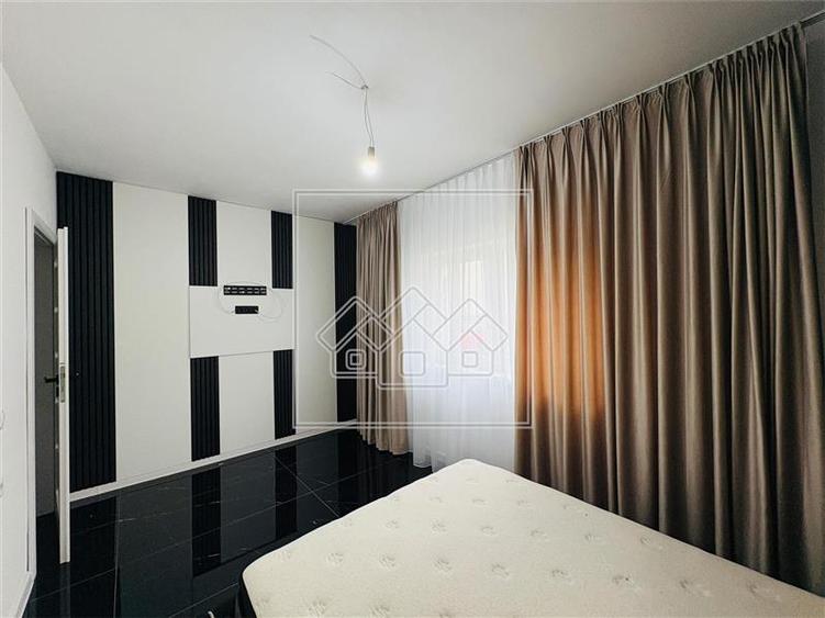 Apartament cu 2 camere decomandat în Exterior Vest