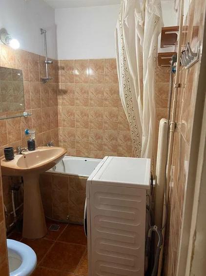 Apartament cu 2 camere semidecomandat, mobilat în Brâncoveanu