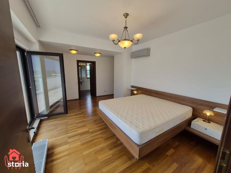 Apartament cu 4 camere decomandat în Est