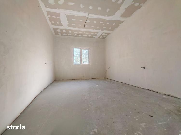 Casă cu 3 camere cu Teren 250 Mp în Lumina