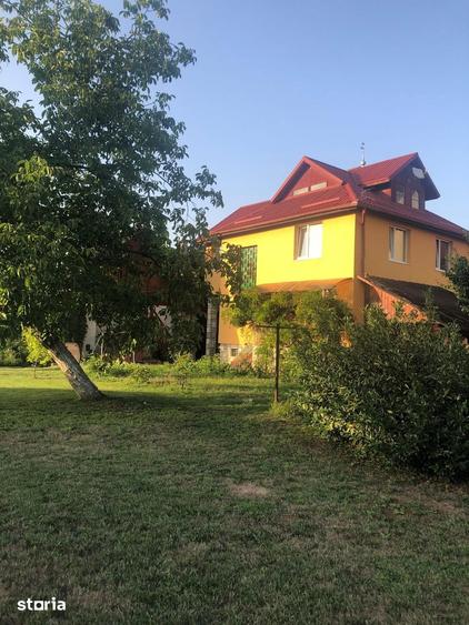 Casă cu 9 camere cu Teren 1000 Mp în Tăuții-Măgherăuș