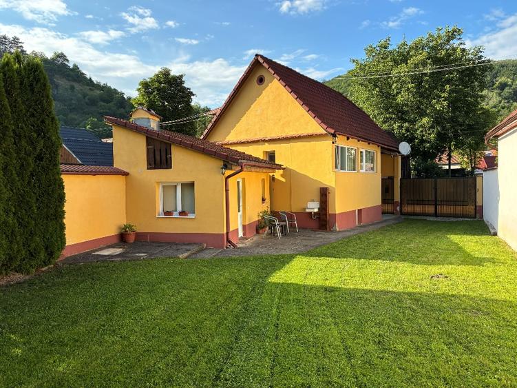 Casă individuală cu 2 camere cu Teren 685 Mp în Galeș