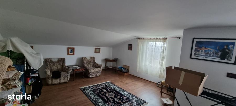 Casă cu 4 camere cu Teren 1400 Mp în Mihai Eminescu