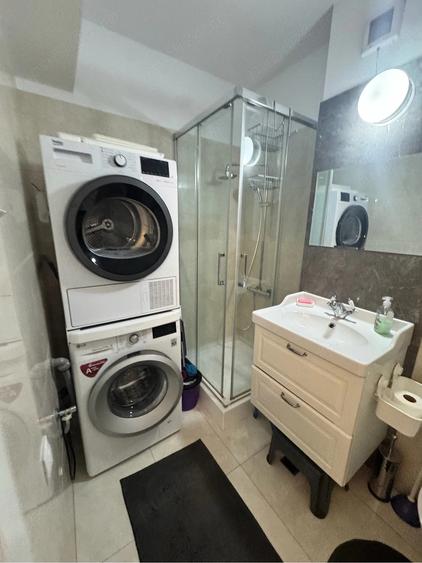 Apartament cu 3 camere decomandat în Nicolina