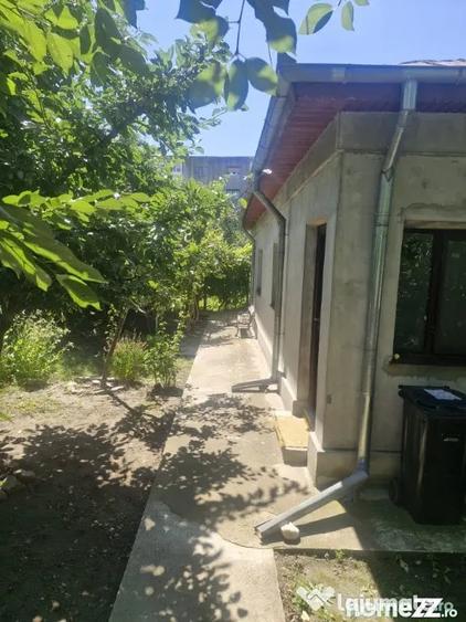 Casă cu 5 camere cu Teren 540 Mp în Broșteni
