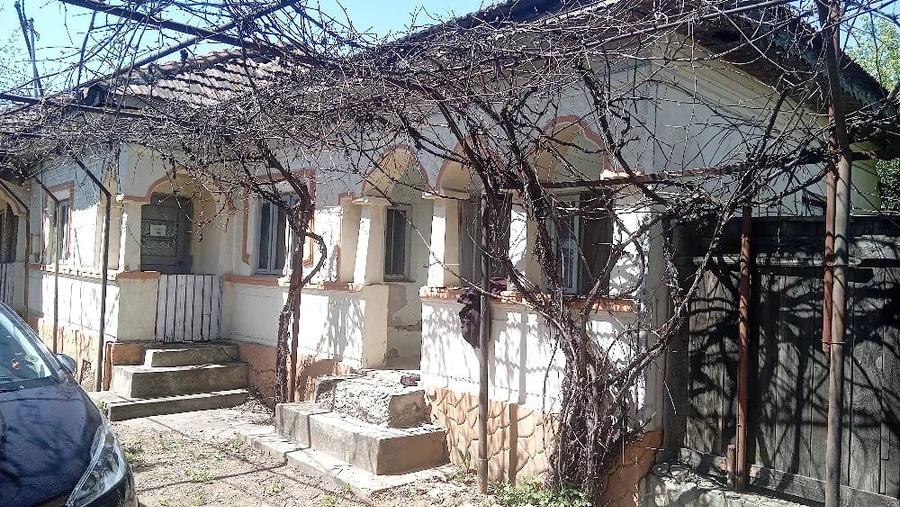 Casa modesta cu 4000 mp teren intravilan la pret de apatament 2 camere - 1