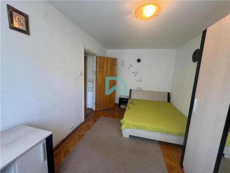 Apartament cu 2 camere semidecomandat în Centrul Civic
