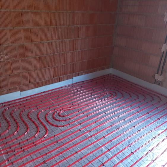 Duplex cu 5 camere cu Canalizare în Ghiroda