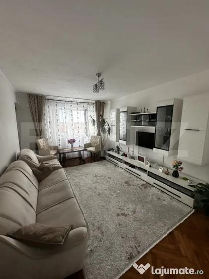 Apartament cu 2 camere decomandat în Micro 15
