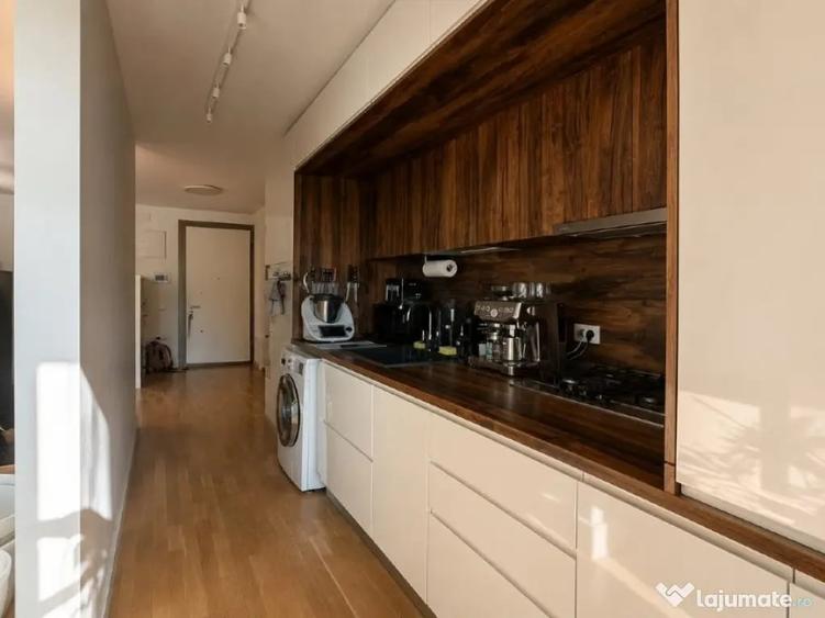 Apartament cu 3 camere decomandat în Barbu Văcărescu
