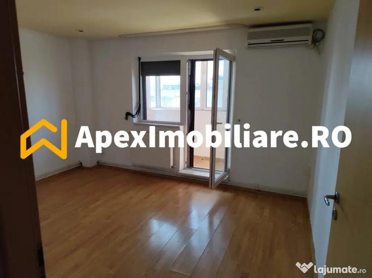 Apartament cu 3 camere decomandat în Vitan