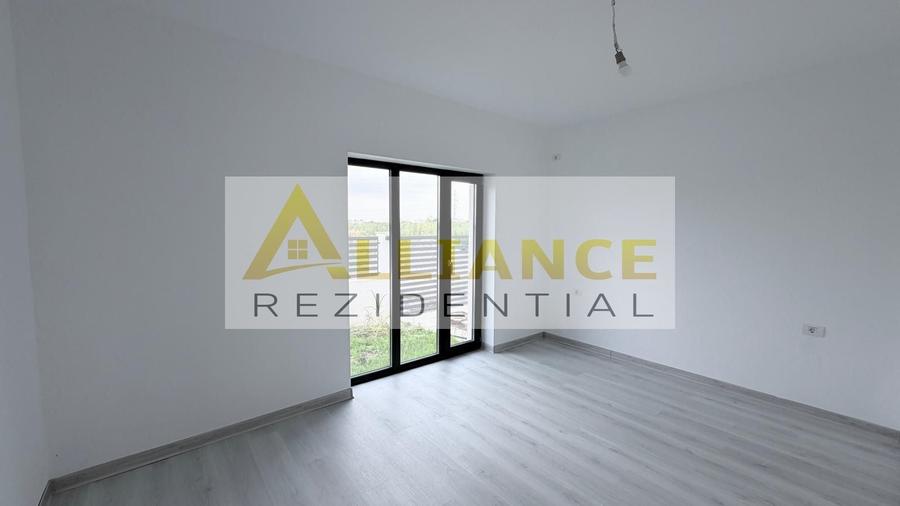 Casă individuală cu 4 camere cu Canalizare în Berceni