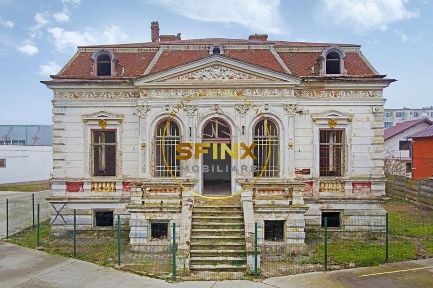 Casă individuală cu 12 camere cu Teren 2998 Mp în Costești