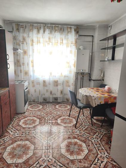 Apartament cu 3 camere decomandat în Militari