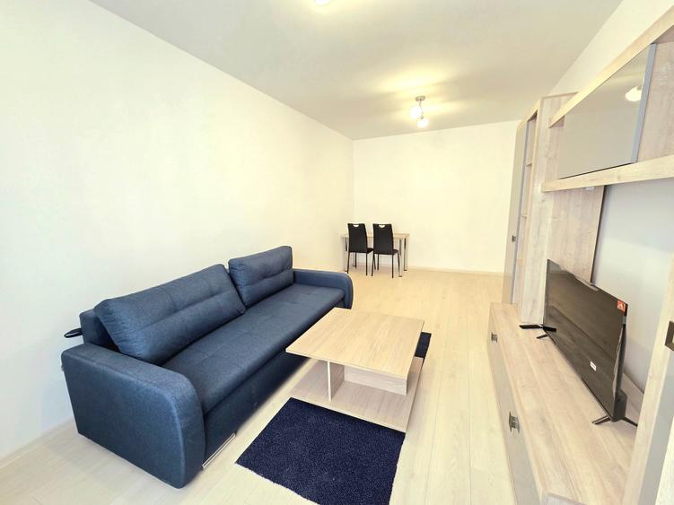 Apartament cu 2 camere decomandat în Uverturii
