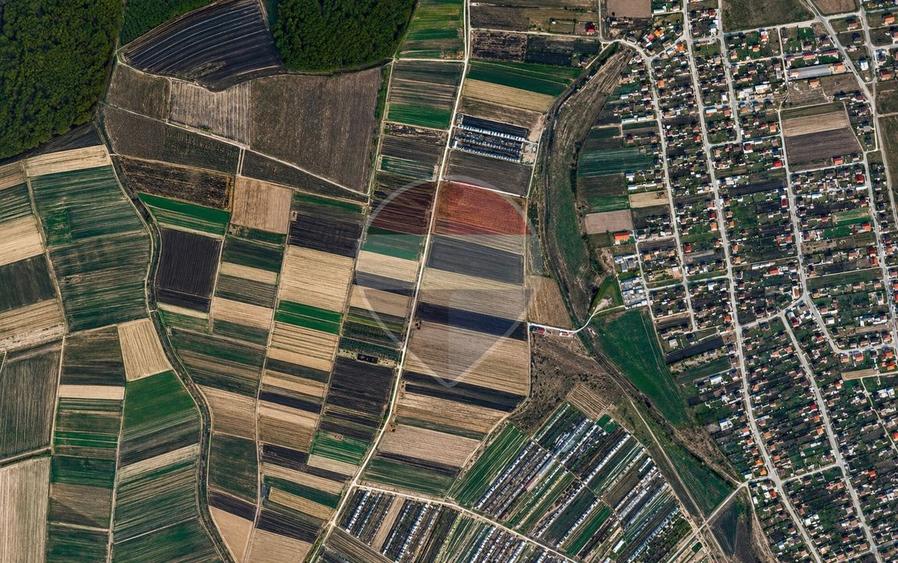 Teren Construcții intravilan de 500 mp, în Sânmartin