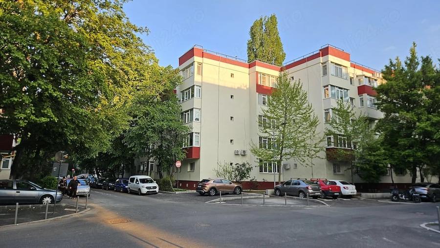 Apartament cu 2 camere semidecomandat în Berceni