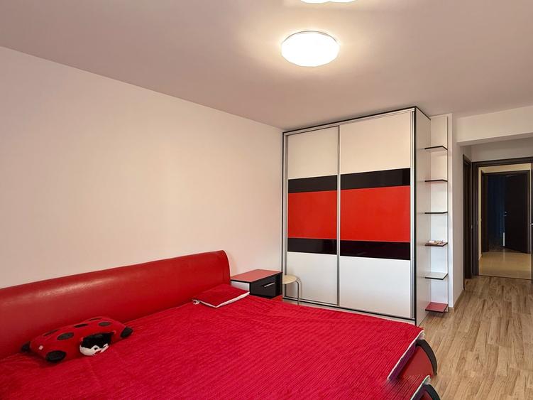 Apartament cu 3 camere decomandat, mobilat în Theodor Pallady
