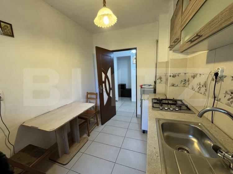 Apartament cu 2 camere semidecomandat, mobilat în Nord