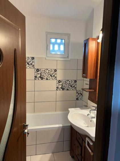 Apartament cu 2 camere semidecomandat în Independenței