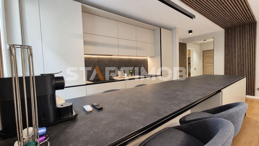 Apartament cu 2 camere decomandat, mobilat în Tractorul