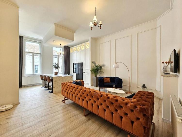 Apartament cu 3 camere semidecomandat în Central