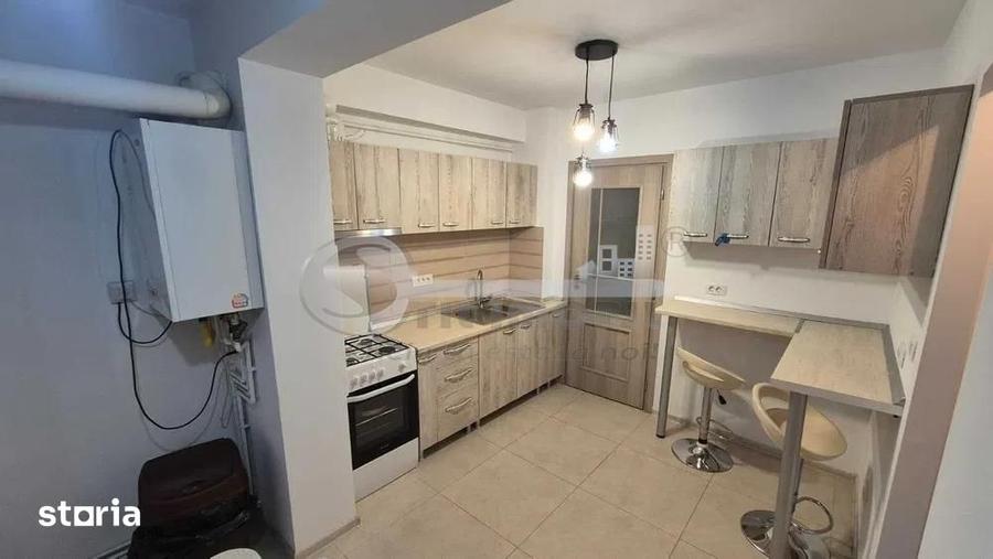 Apartament cu 3 camere decomandat, mobilat în Hala Centrală