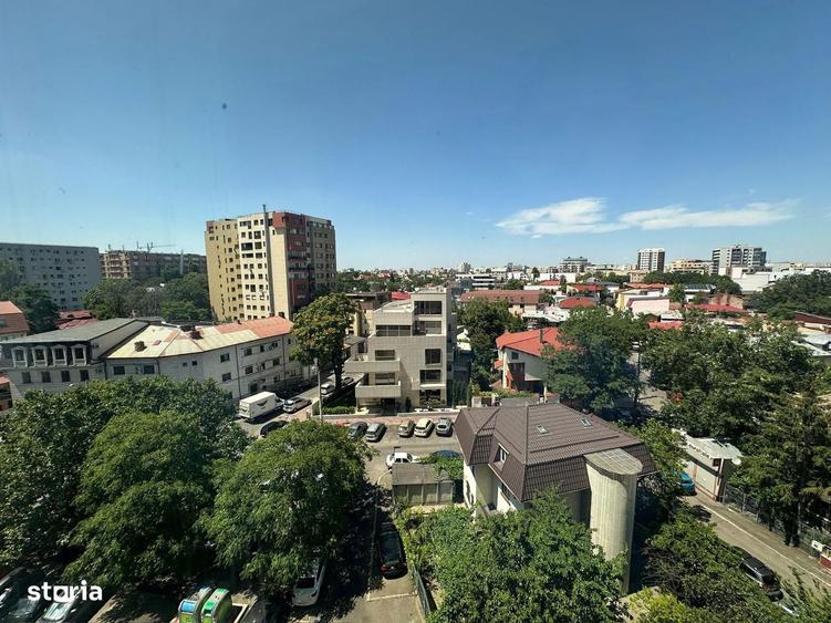 Apartament cu 3 camere semidecomandat, mobilat în Bucureștii Noi