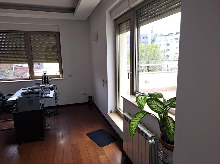 Apartament cu 2 camere semidecomandat în Capitale