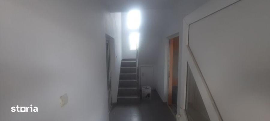 Casă cu 4 camere cu Teren 300 Mp în Central