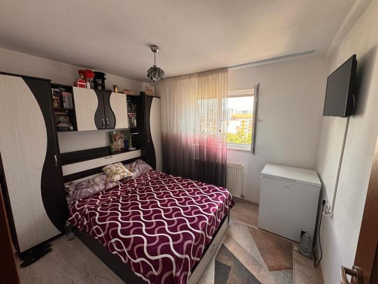 Apartament cu 3 camere decomandat, mobilat în Lăpuș