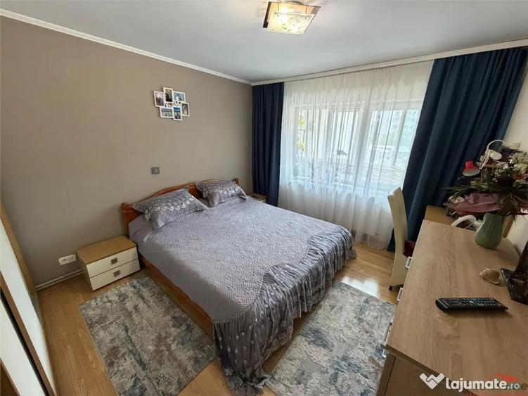 Apartament cu 3 camere decomandat în Ultracentral