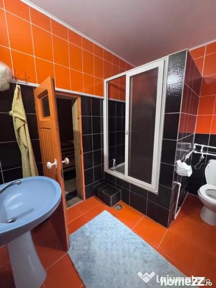 Casă cu 8 camere cu Teren 700 Mp în Rădăuți