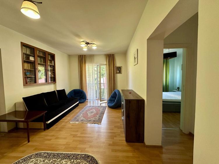 Apartament cu 2 camere semidecomandat, mobilat în Plopilor