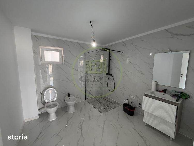 Casă cu 5 camere cu Teren 500 Mp în Ișalnița