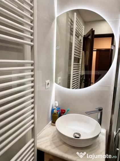 Apartament cu 3 camere decomandat, mobilat în Central